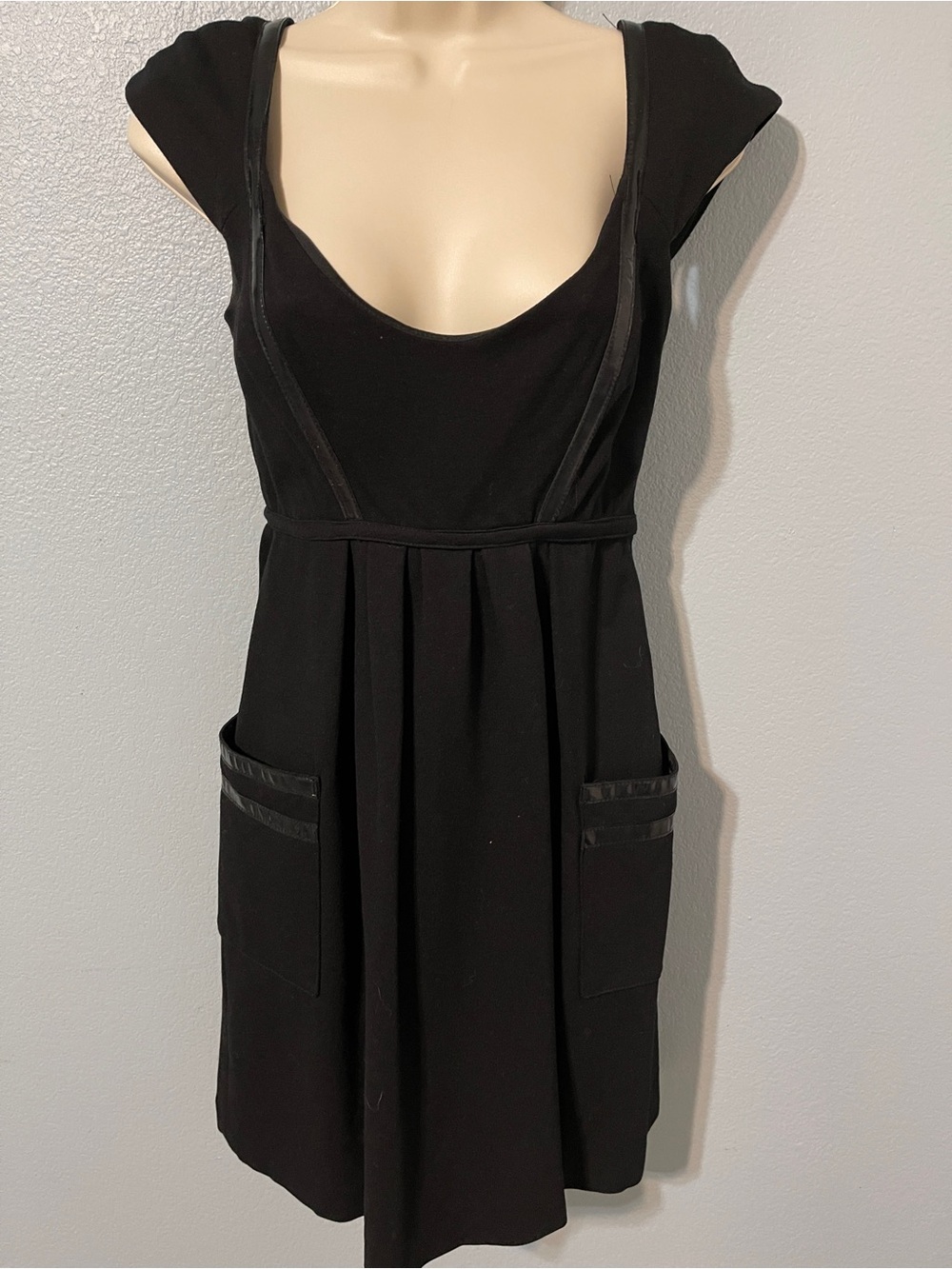Cynthia Steffe Black Empire Waist Mini Dress Faux Leather Preppy LBD Chic Size 2